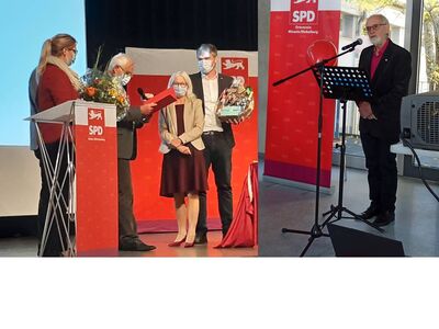 Verleihung der Willy-Brandt-Medaille an Gritli und Willi Hundorf